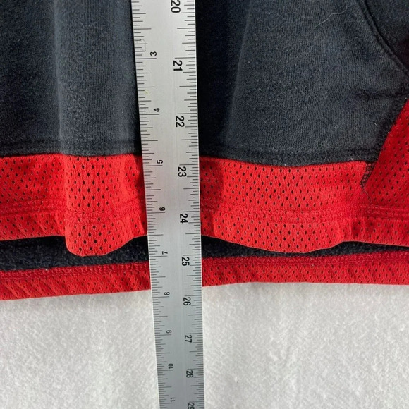 NHL Hoodie Men's Sz M Black Red Chicago Blackhawks Striped Embroidered Logo - Picture 5 of 12